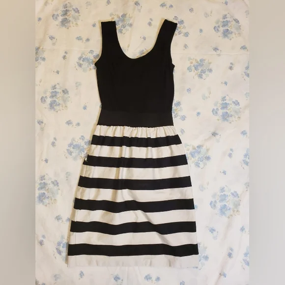 Iz Byer Juniors/ Teenager Black/ White Striped Dress Size Xs - Picture 2 of 11
